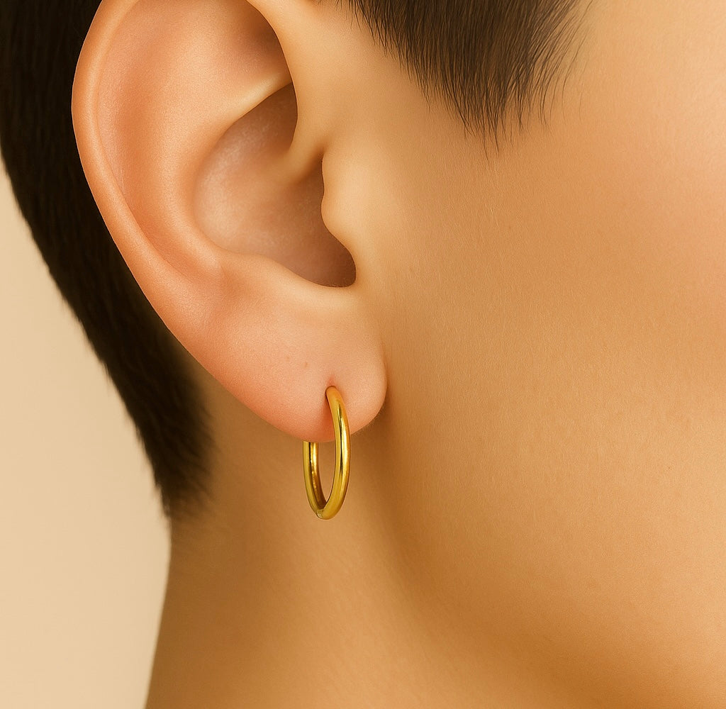 Créoles dorées 16, 18, et 20 mm en acier inoxydable.