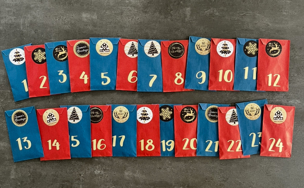 Calendrier de l’Avent 24 cases+ créoles dorées